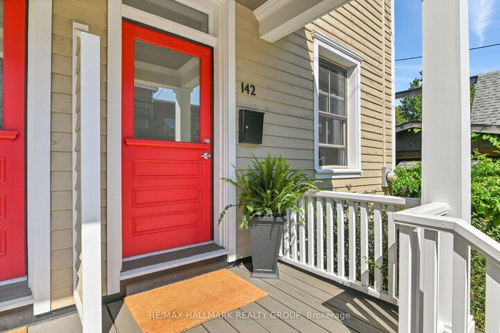 Photo de la propriété:  142 River Lane  ON K1M 1T1 