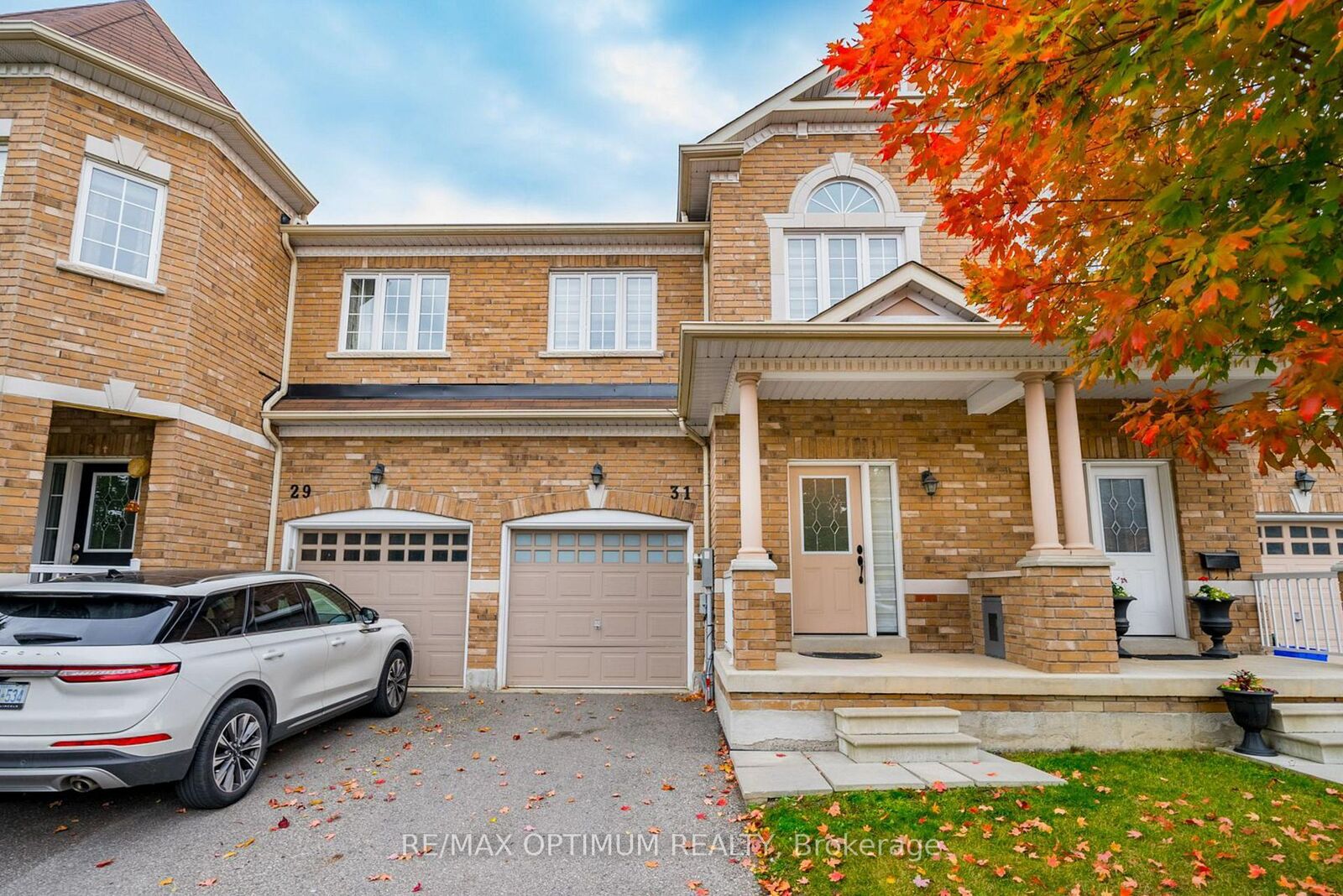 Property Photo:  31 Keywood Street  ON L1Z 2E5 