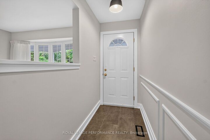 Property Photo:  2337 Samuel Drive  ON K1G 3C3 
