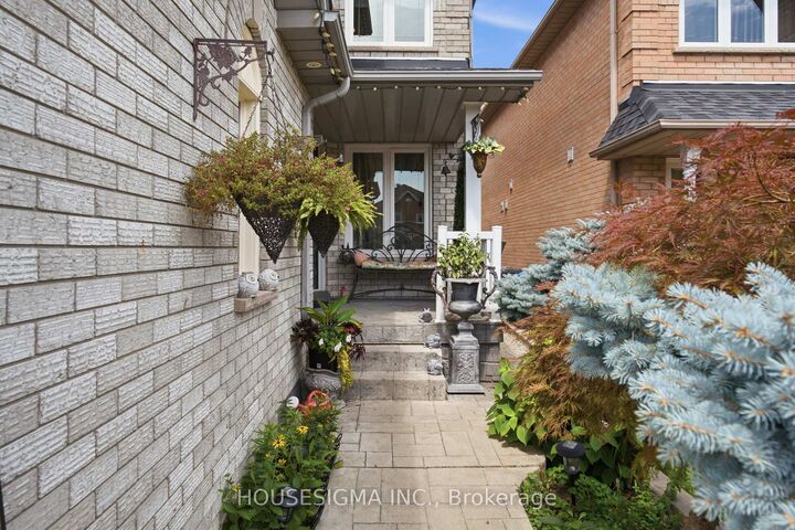 Photo de la propriété: 902 Applecroft Circle ON L5V 2A7
