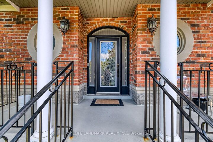 Photo de la propriété: 153 Britton Trail ON L4G 7S9