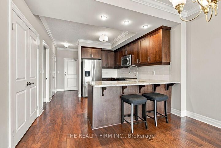 Property Photo: 240 Villagewalk Boulevard 1002 ON N6G 0P6