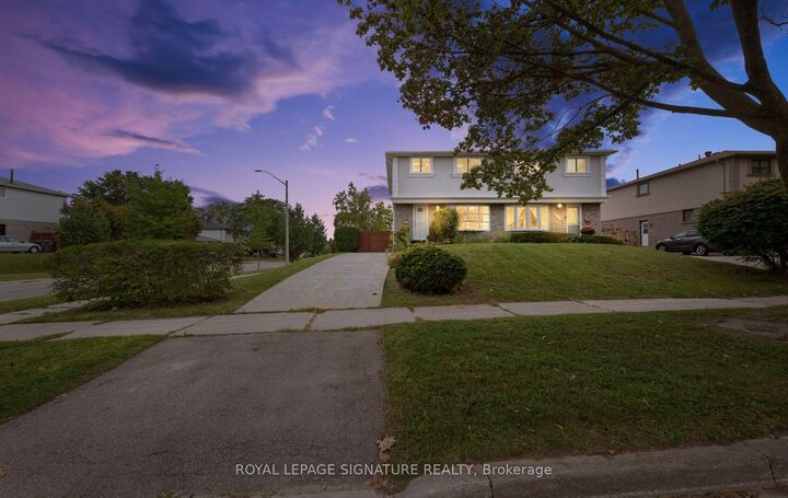 Photo de la propriété: 783 Dodsworth Crescent ON L4Y 2H8