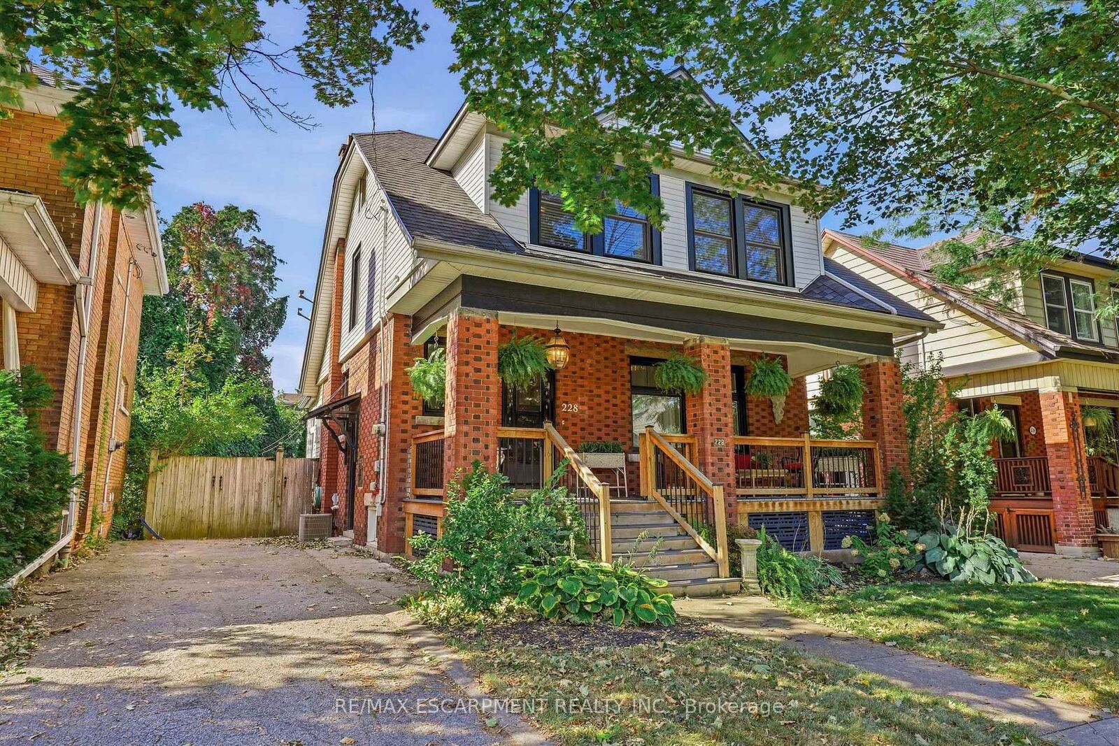 Photo de la propriété: 228 Sherman Avenue S ON L8M 2R3