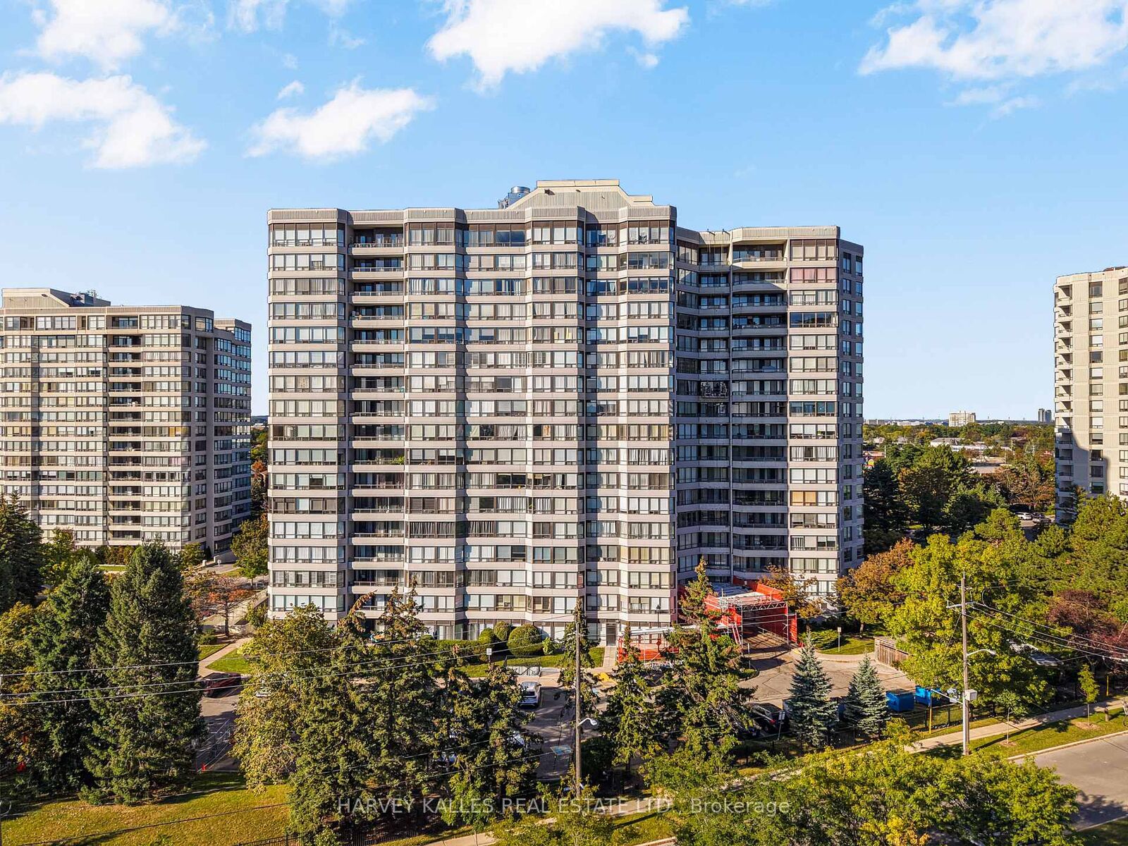 Property Photo:  1121 Steeles Avenue W 605  ON M2R 3W7 