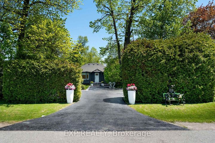 Property Photo:  32 Farley Circle  ON L0E 1S0 