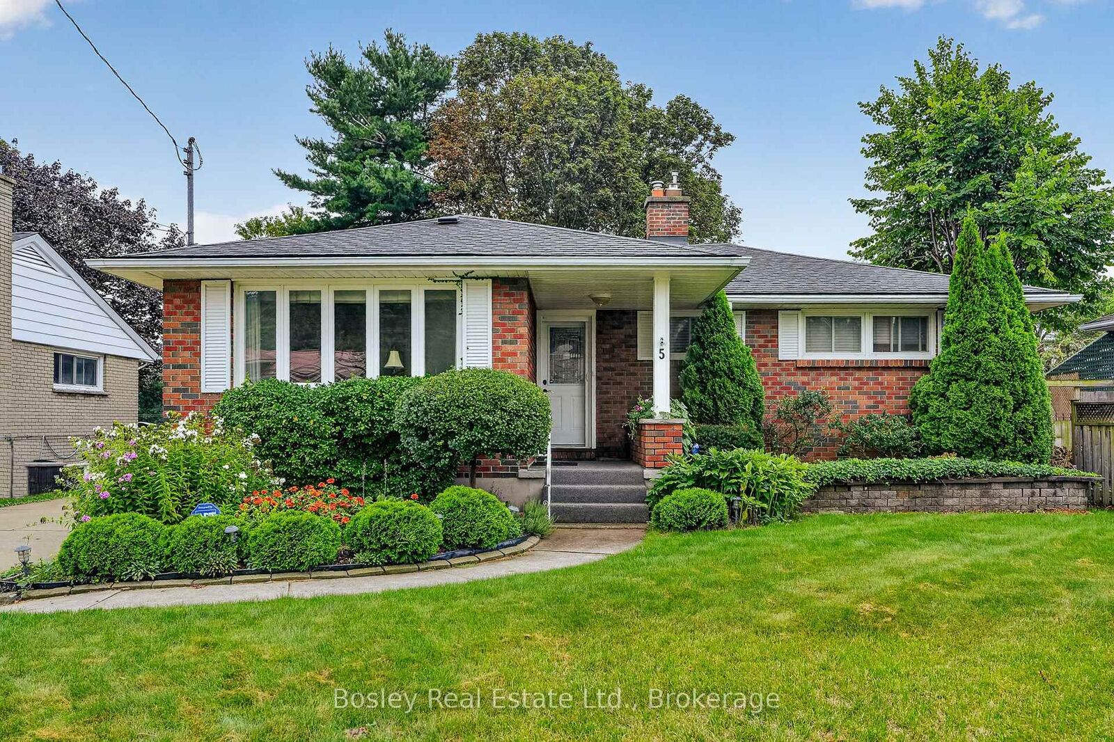 Property Photo: 5 Ralston Drive ON L1A 2B9
