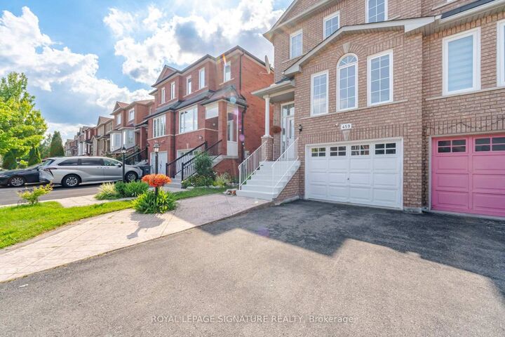 Property Photo: 459 Wildgrass Road ON L5B 4H5