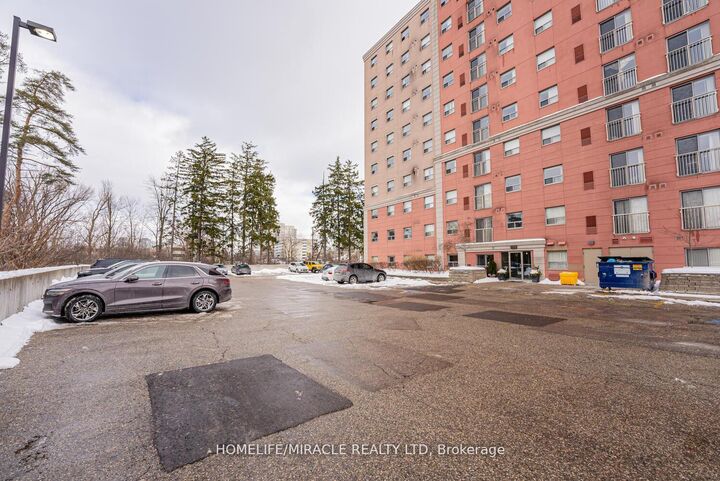 Photo de la propriété:  274 Erb Street W 610  ON N2L 1W2 