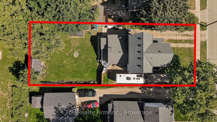 Property Photo:  164 Victoria Street  ON N5C 2N1 