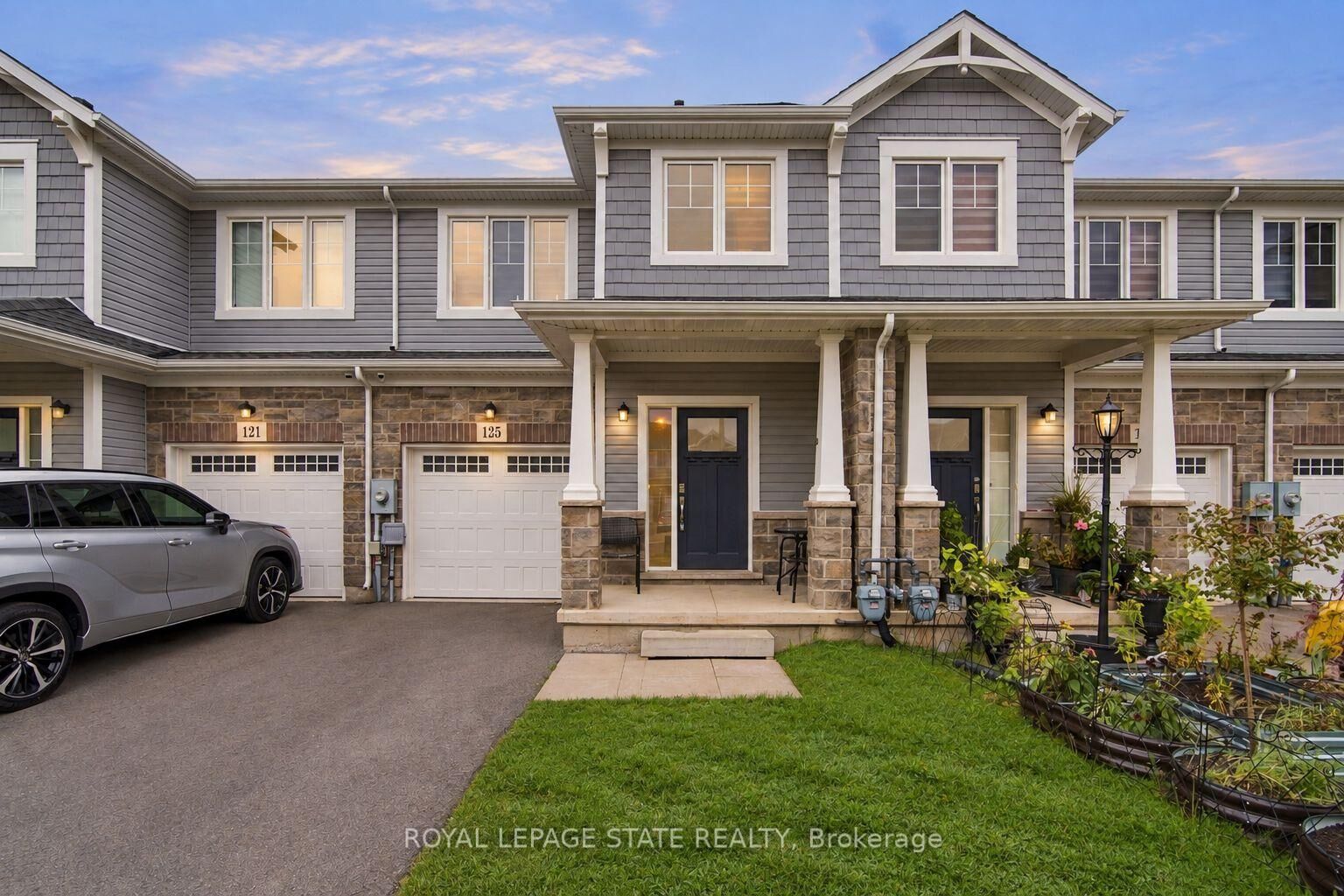 Property Photo:  125 Sunflower Place  ON L3C 0H9 