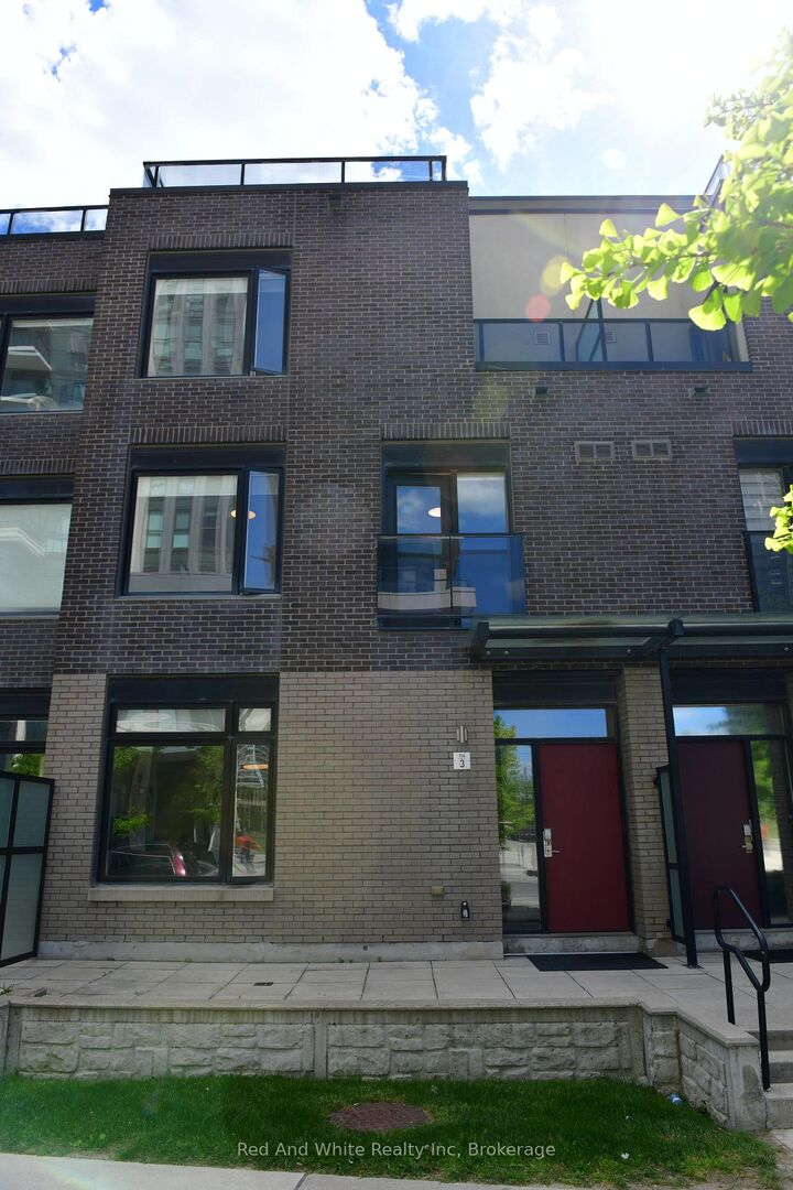 Property Photo:  4080 Parkside Village Drive 3  ON L5B 0K2 