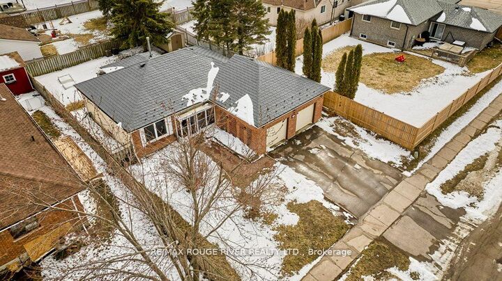 Property Photo:  34 Cedar Court  ON K9V 6A9 