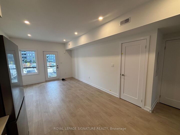 Property Photo:  42 Lowes Road W 20  ON N1G 4X2 