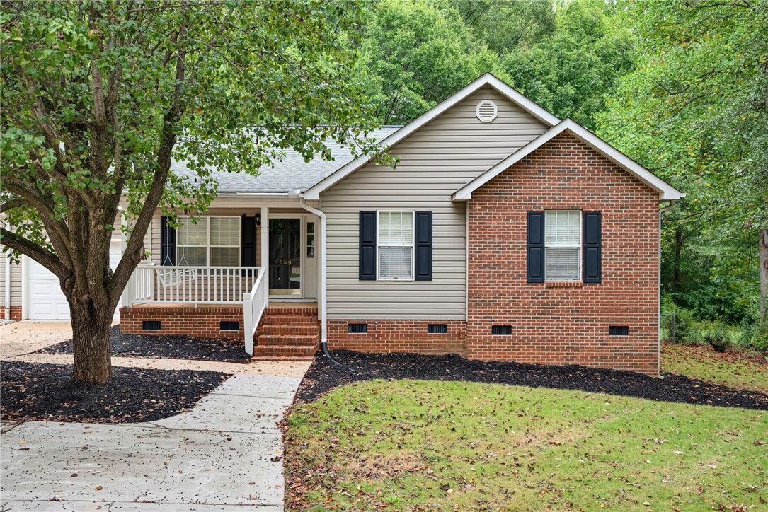 Property Photo:  154 Ashton Lane  SC 29621 