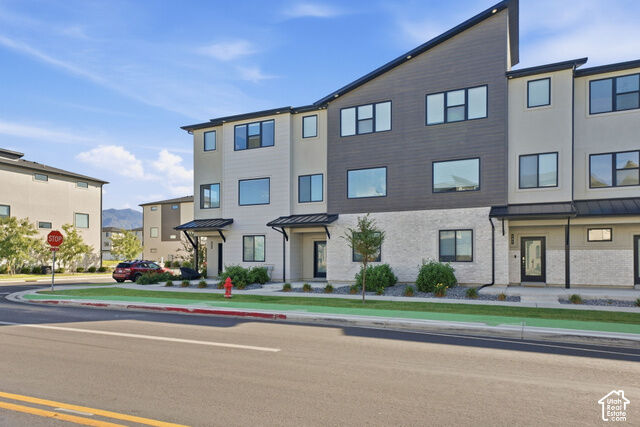 Property Photo: 483 S 900 W UT 84003
