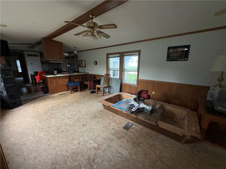 Property Photo:  216 Lakeview Cir  PA 16059 