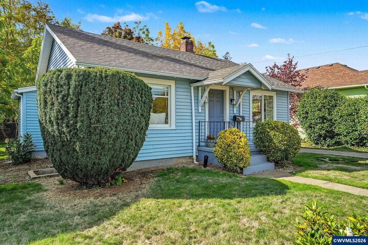 Property Photo:  565 25th St SE  OR 97301 