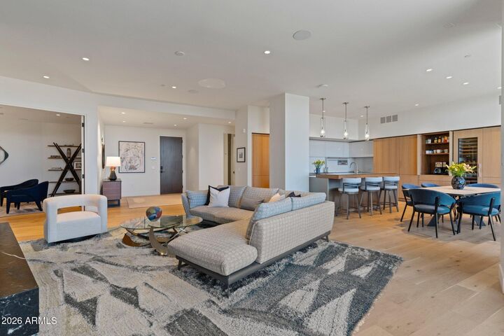 Property Photo:  5000 N Camelback Ridge Drive 208  AZ 85251 
