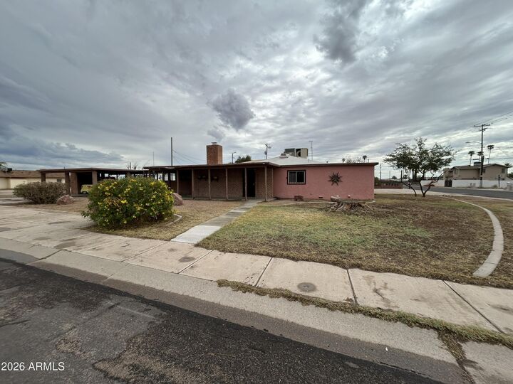 Property Photo:  900 E 2nd Street  AZ 85122 