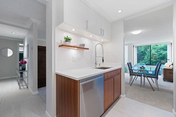 Property Photo:  4101 Yew Street 305  BC V6L 3B7 