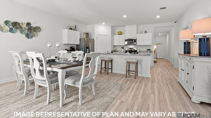 Property Photo: 11525 Derby Dr LA 70726