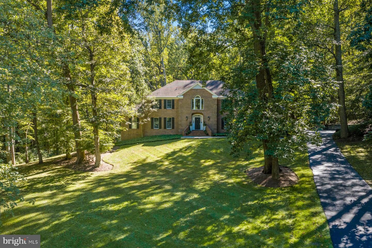 Property Photo:  2426 Westminster Drive  MD 20832 