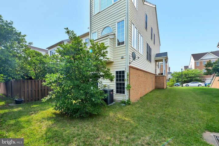 Property Photo: 42704 Sandman Terrace VA 20152