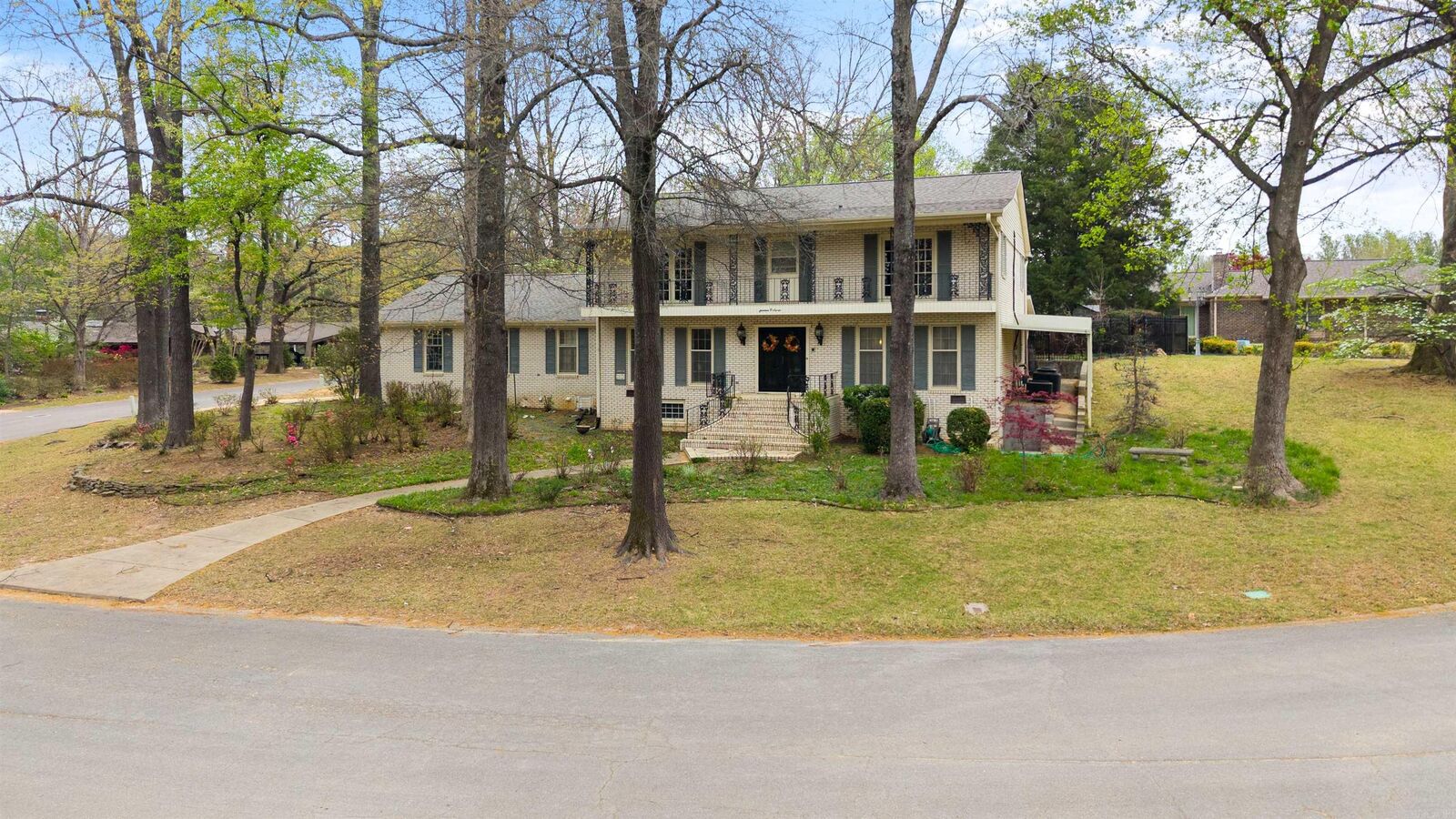 Property Photo: 1407 Redbud AR 72401