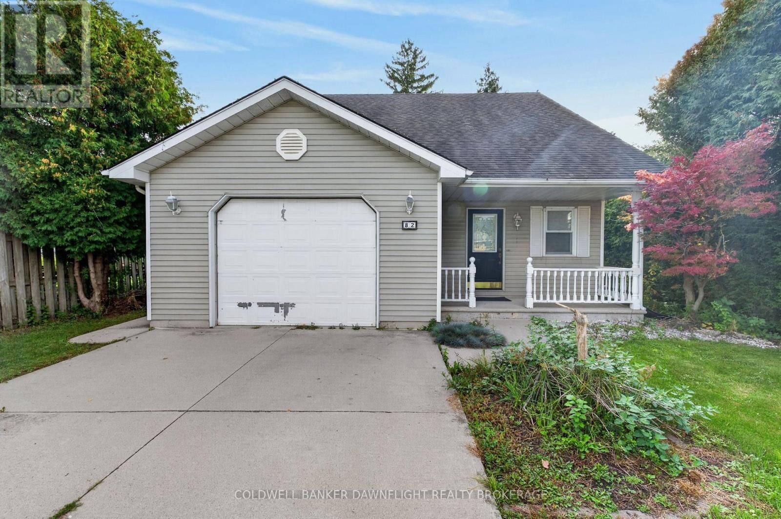 Property Photo:  82 William Street  ON N0M 1S2 