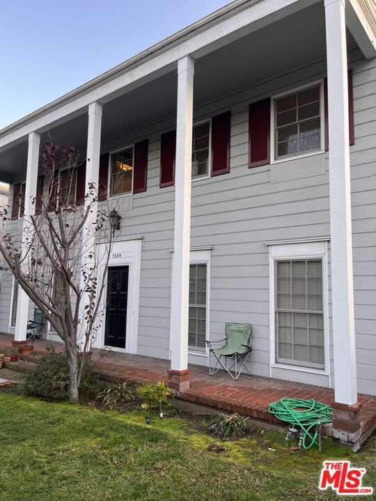 Property Photo: 402 S Canon Dr, Unit A CA 90212