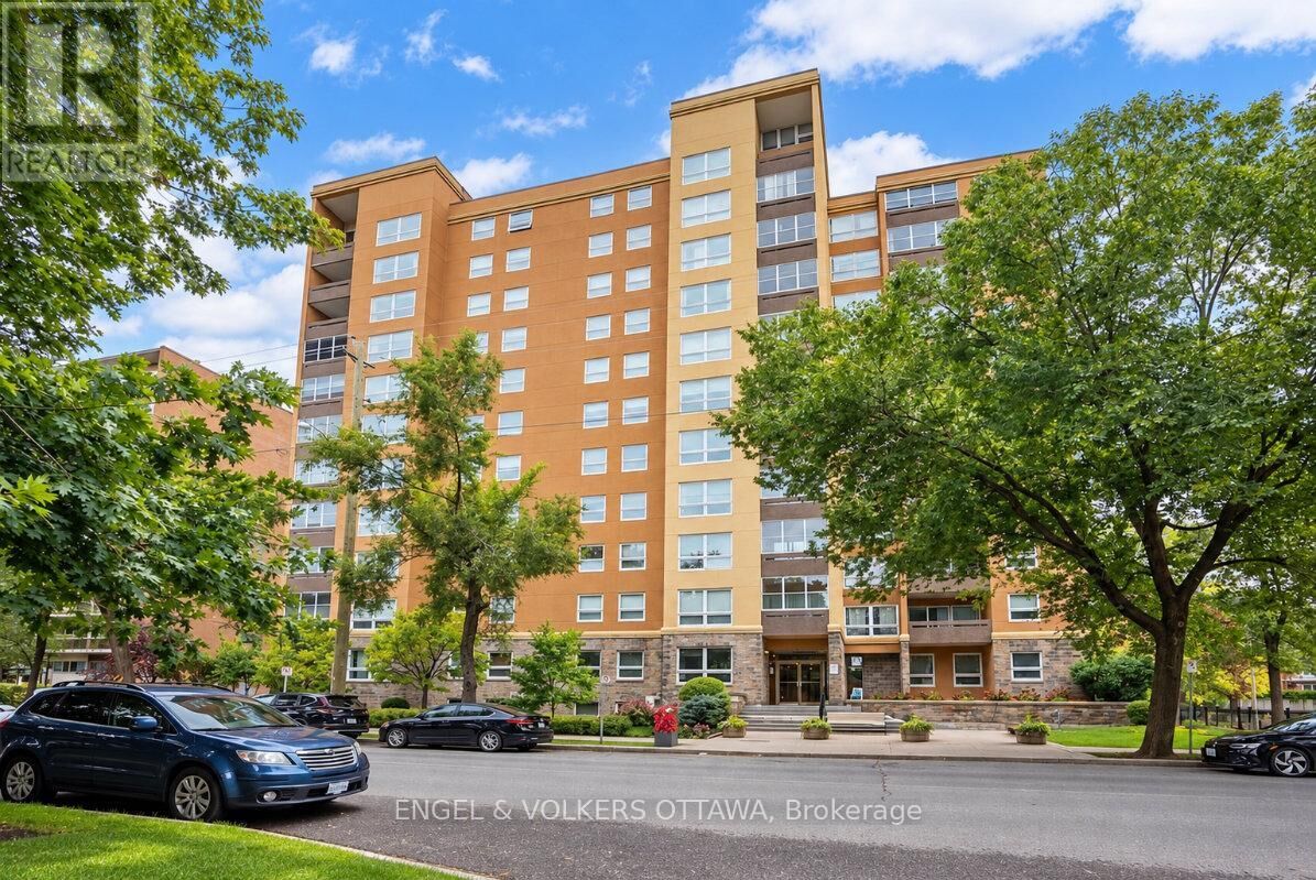 Property Photo:  373 Laurier Avenue East 5  ON K1N 8X6 