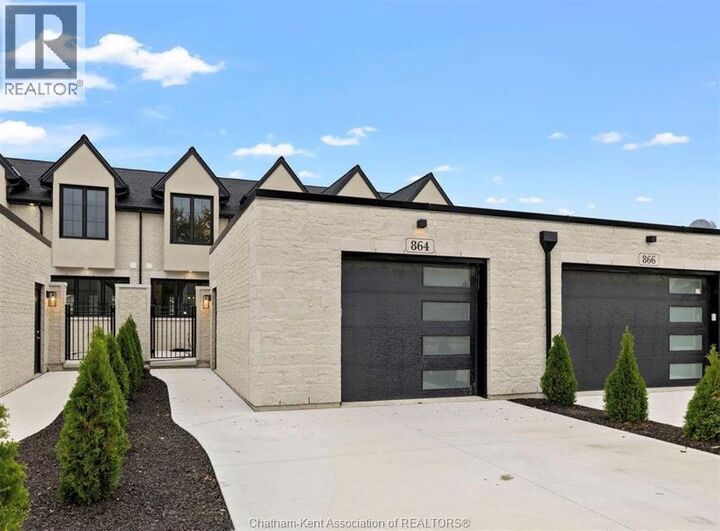 Property Photo:  866 Park Avenue West  ON N7M 6G1 