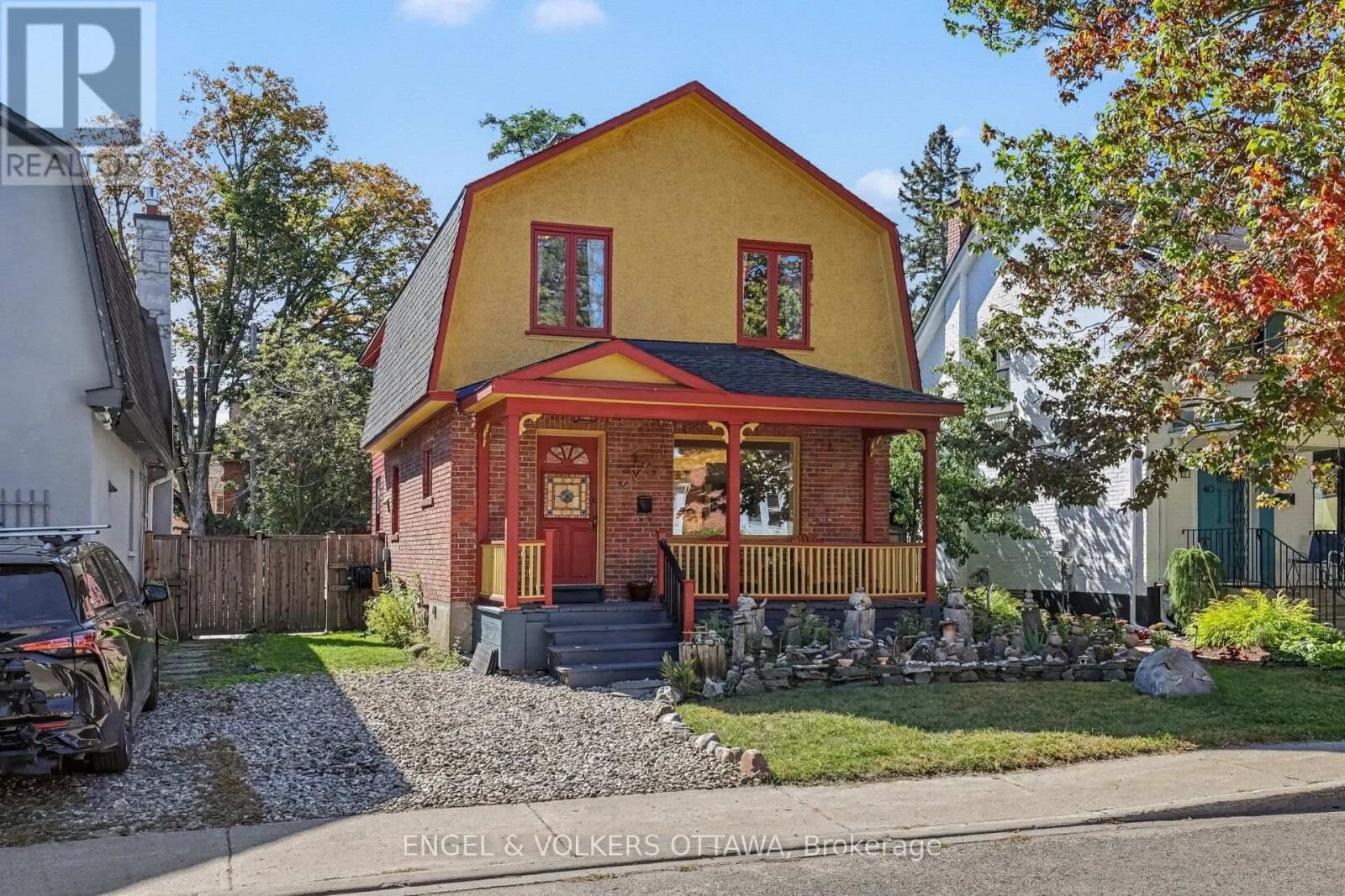 Property Photo:  38 Rockcliffe Way  ON K1M 1B5 