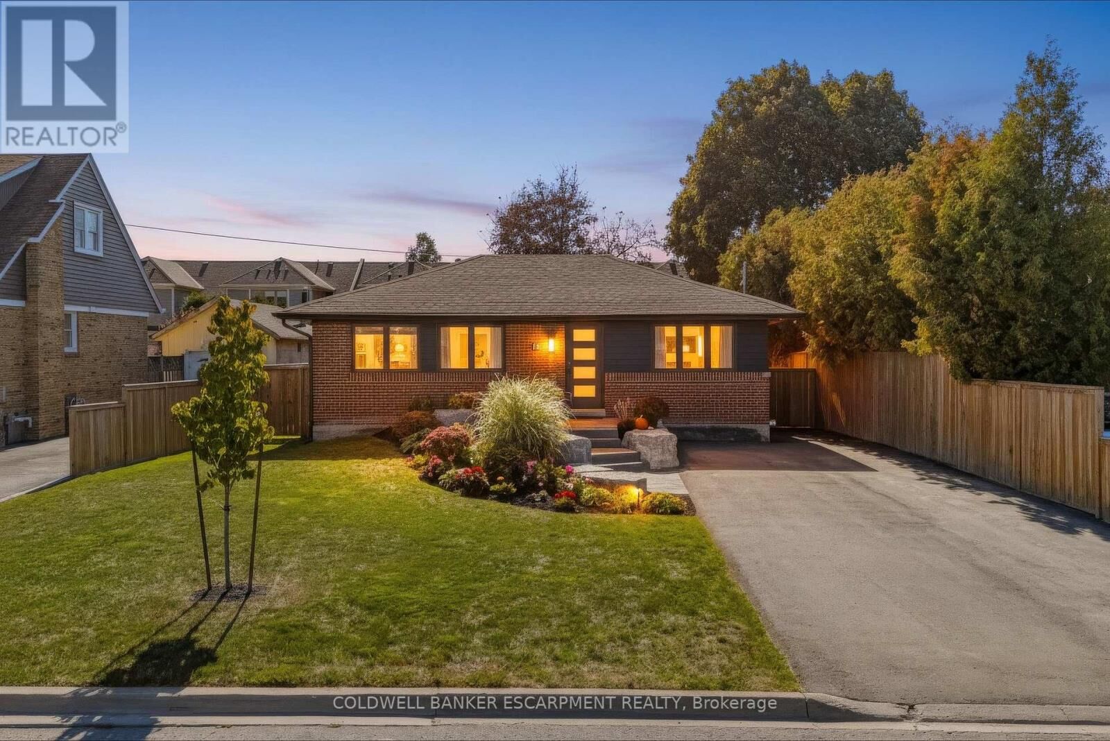 Property Photo:  18 Meadvale Road  ON L7J 2K8 