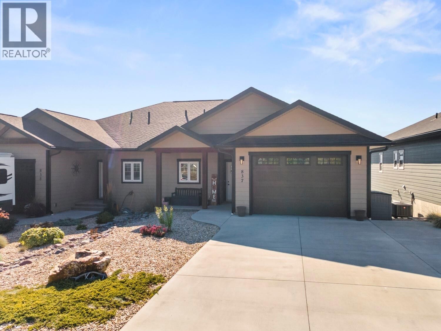 Property Photo: 837 Selkirk Drive BC V0B 1G3