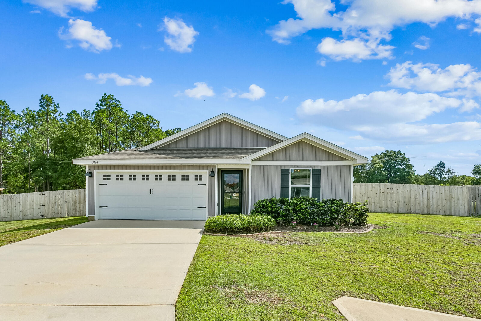 Property Photo:  3110 Van Day Way  FL 32539 