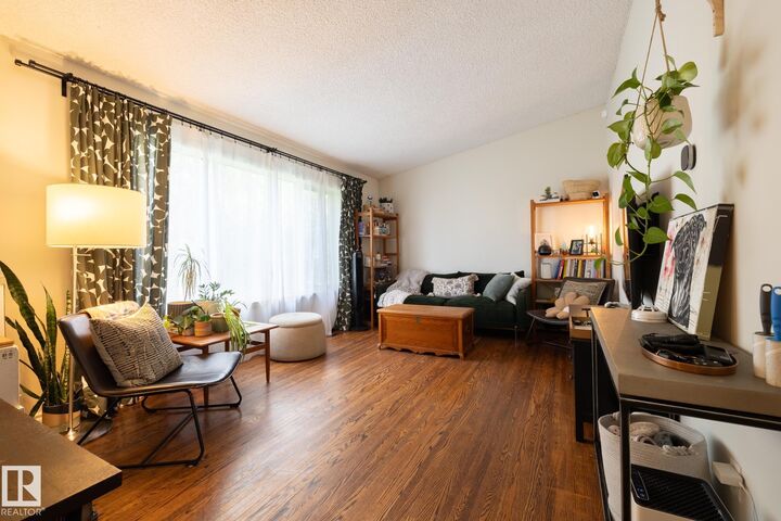 Property Photo:  10972 157 Street NW  AB T5P 2W3 