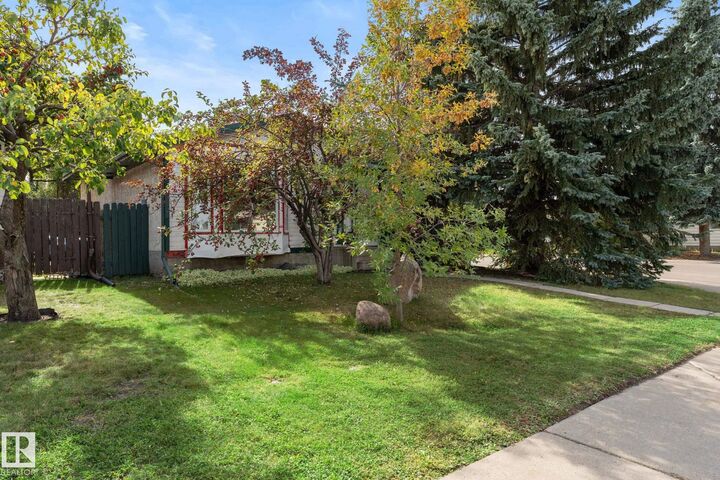 Property Photo:  9147 180A Avenue NW  AB T5Z 2K3 