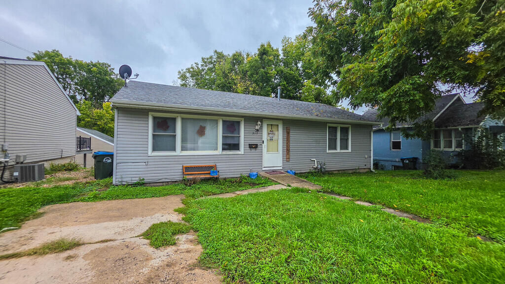 Property Photo:  317 2nd St NW  IA 50501 