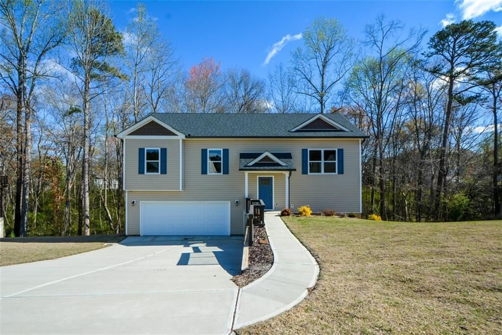 Property Photo: 1816 Jessica Way GA 30680