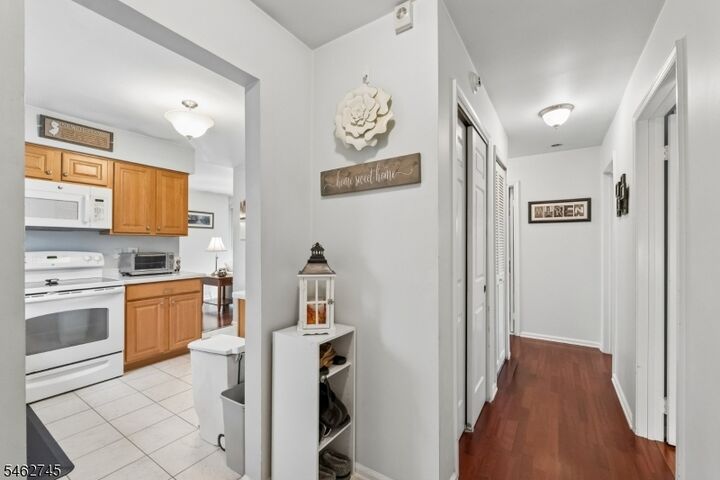 Property Photo: 250 Nuthatch Ct NJ 08887