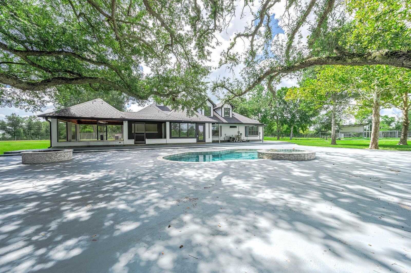 Property Photo:  16610 Meadow Lane  TX 77534 