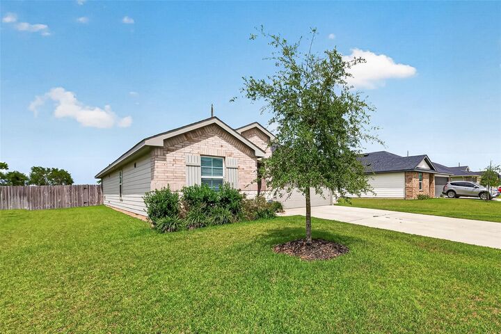 Property Photo: 1143 Buffalograss Trail TX 77474
