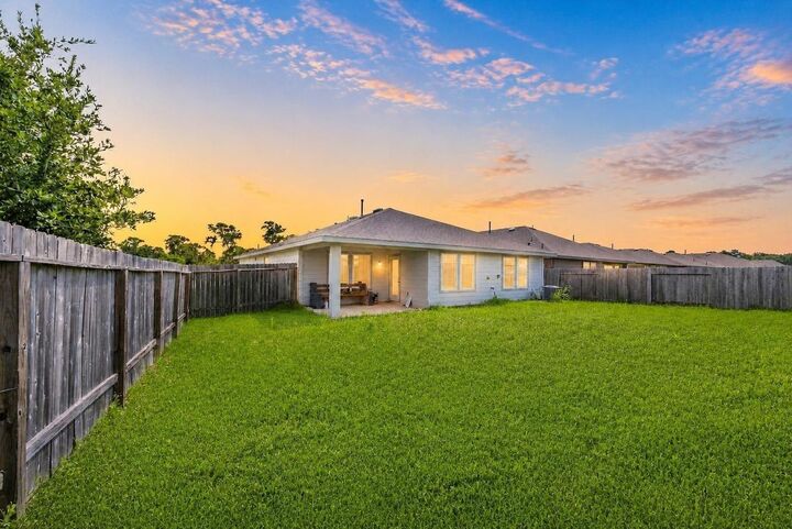 Property Photo: 1702 Plantation Place TX 77523