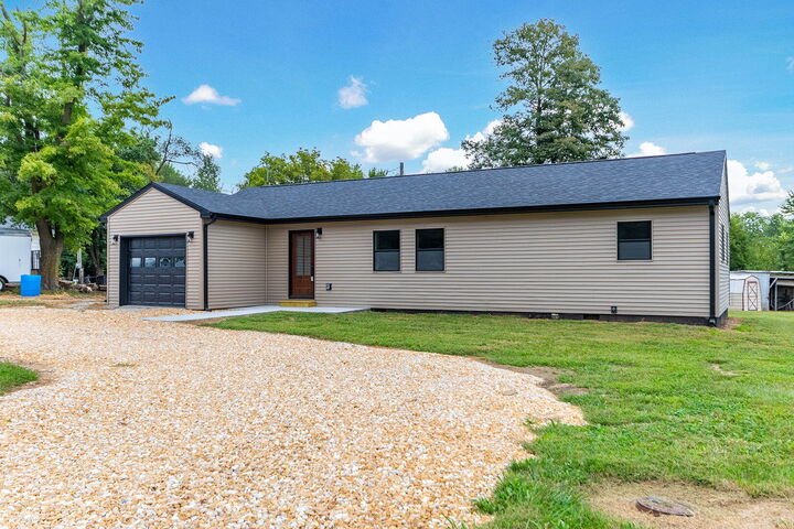 Property Photo: 8930 State Highway 15 MO 65265