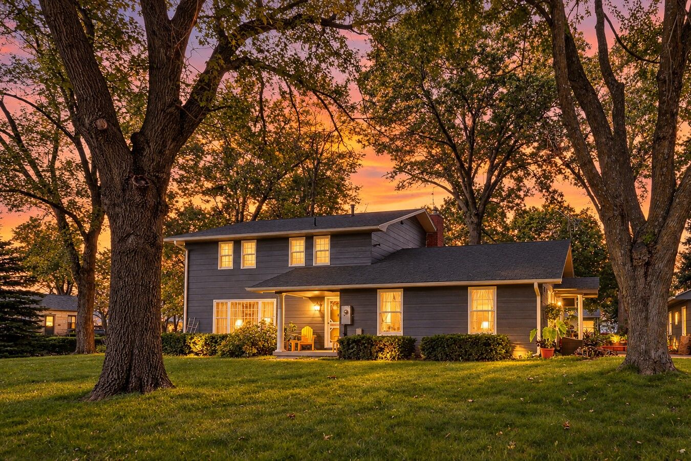 Property Photo:  303 Central Drive  IA 50219 