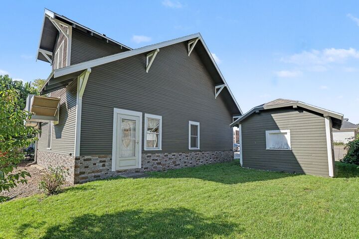 Property Photo: 606 Independence Street IA 50219