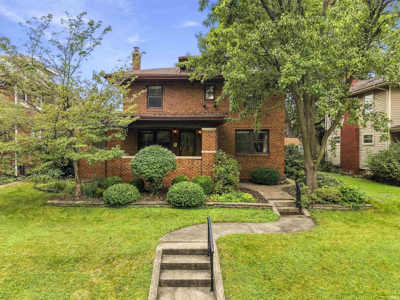 Property Photo: 1307 Kensington Boulevard IN 46805