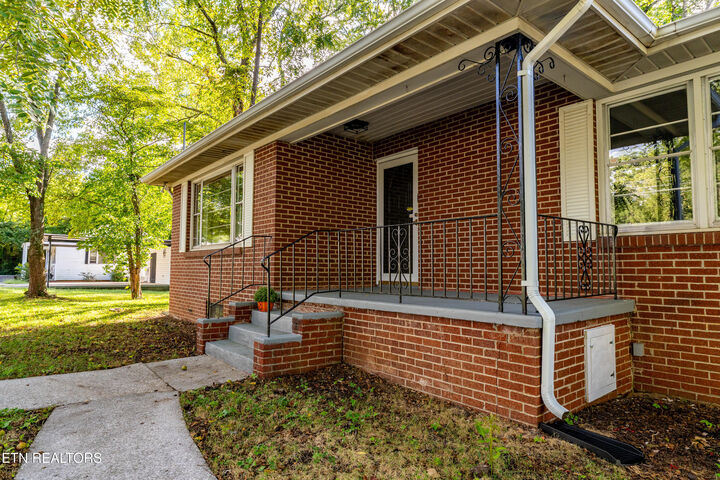 Property Photo:  2507 Old Knoxville Pike  TN 37804 
